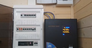 Установка и подключение стабилизаторов напряжения от 577 руб в Урюпинске - ЭлектроРюп